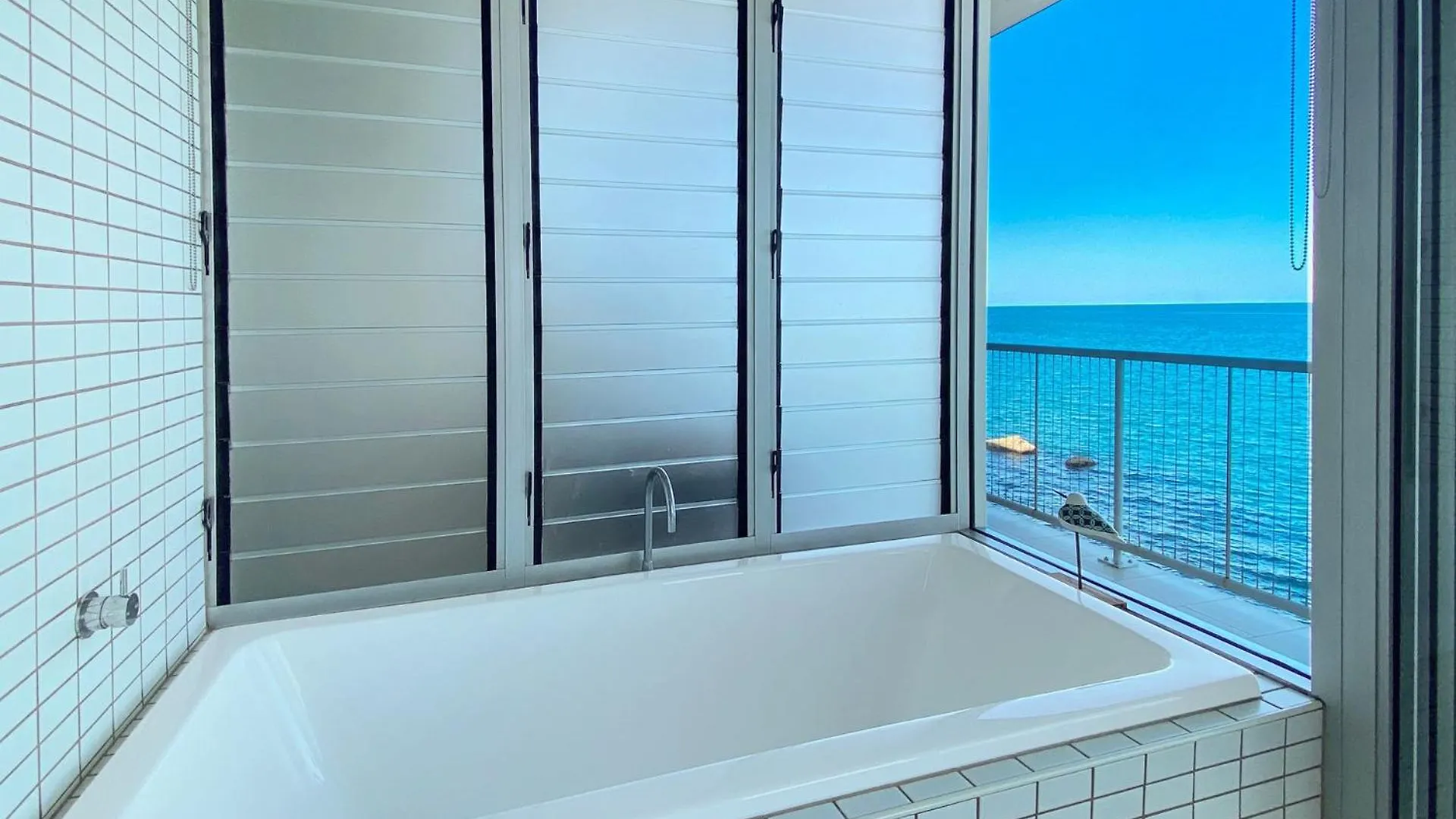 1 Bright Point Apartment 5101 Nelly Bay