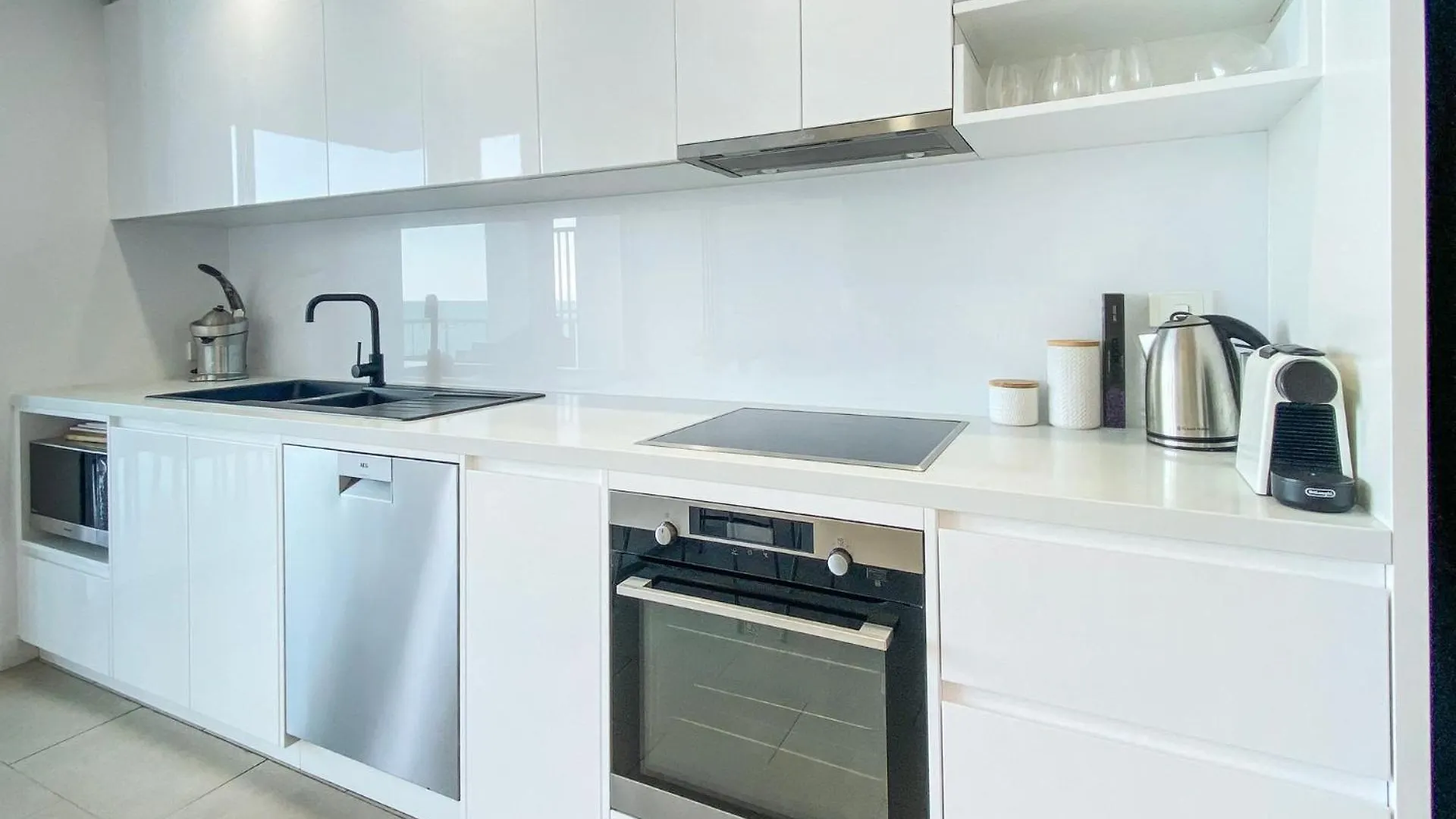 1 Bright Point Apartment 5101 Nelly Bay