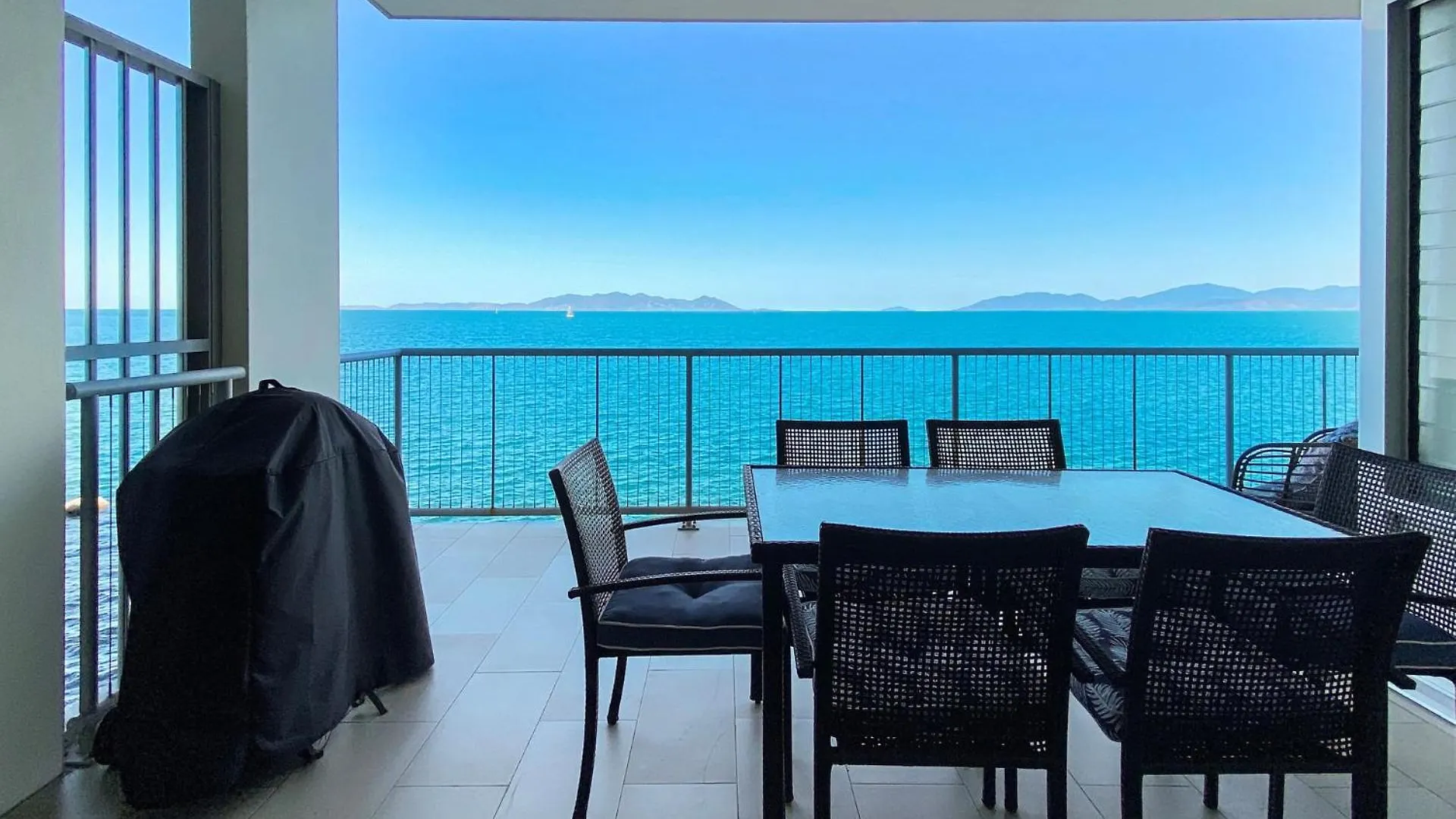 1 Bright Point Apartment 5101 Nelly Bay 0*,  Austrália